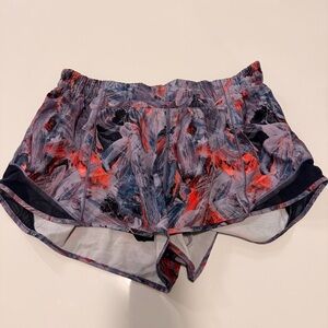 Lululemon Hotty Hot Low Rise Lined Shorts size 8